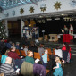 Blick auf die Bühne der Mittelschul-Aula